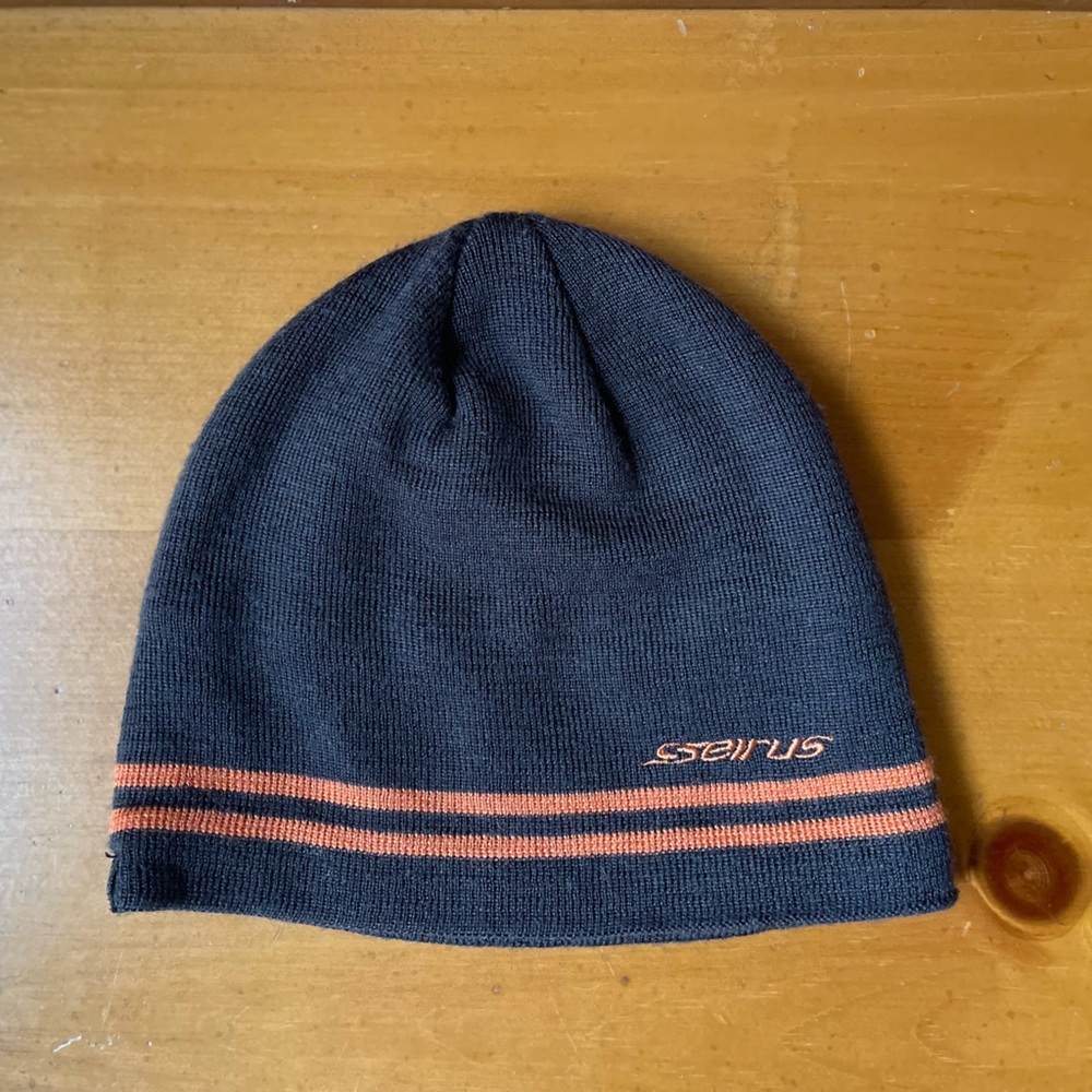 Seirus Junior 3173 Heatwave Knit Beanie Stripe (Grey/Orange). Great condition.